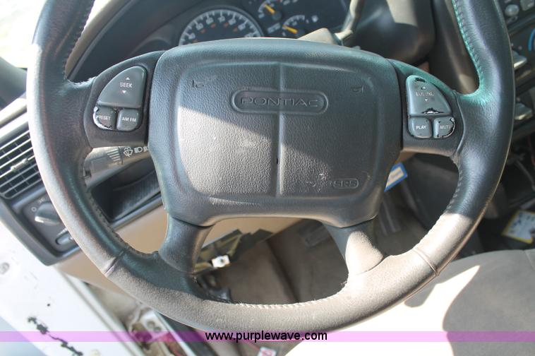image for item O9339 1999 Pontiac Montana mini van