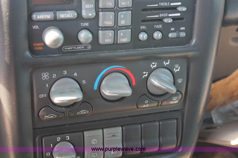 image for item O9339 1999 Pontiac Montana mini van