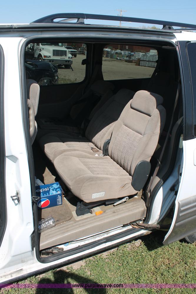image for item O9339 1999 Pontiac Montana mini van