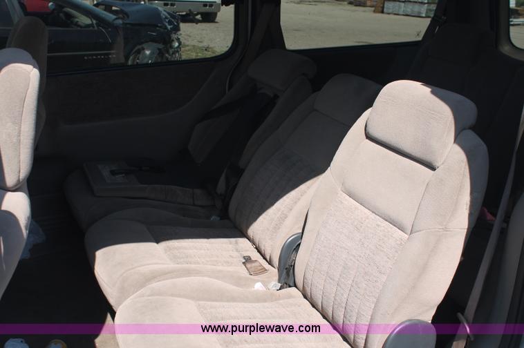 image for item O9339 1999 Pontiac Montana mini van