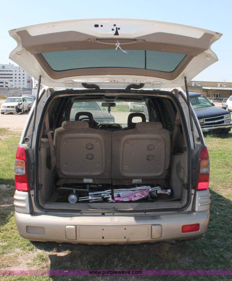 image for item O9339 1999 Pontiac Montana mini van