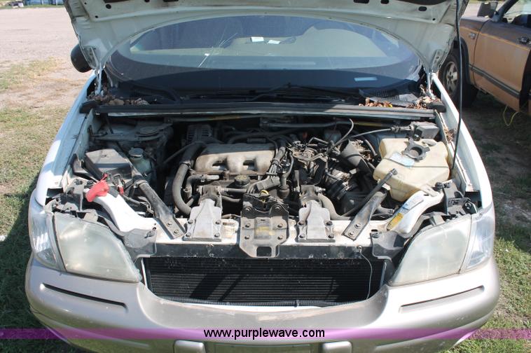 image for item O9339 1999 Pontiac Montana mini van