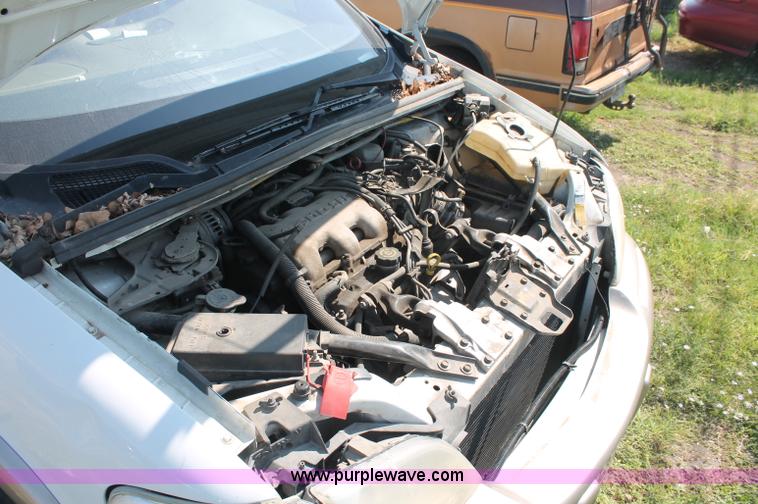 image for item O9339 1999 Pontiac Montana mini van