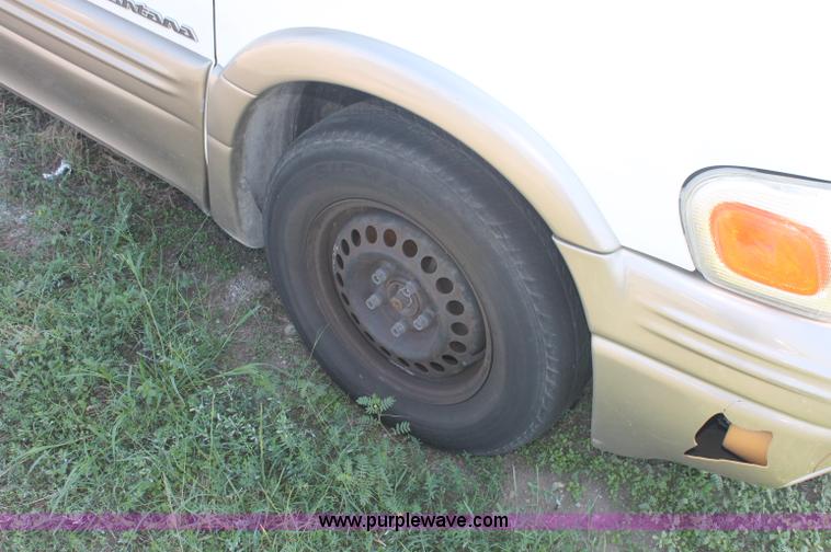 image for item O9339 1999 Pontiac Montana mini van