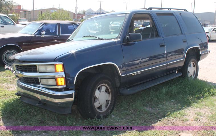 image for item O9340 1997 Chevrolet Tahoe SUV