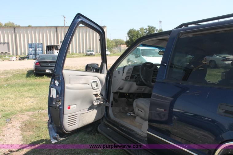 image for item O9340 1997 Chevrolet Tahoe SUV