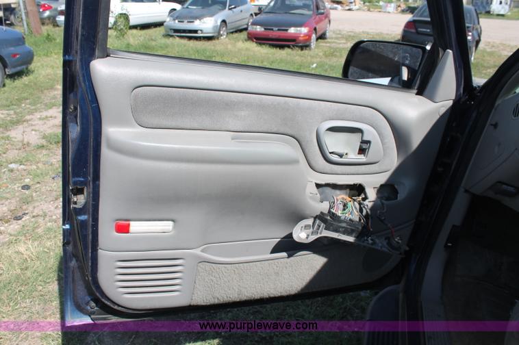 image for item O9340 1997 Chevrolet Tahoe SUV