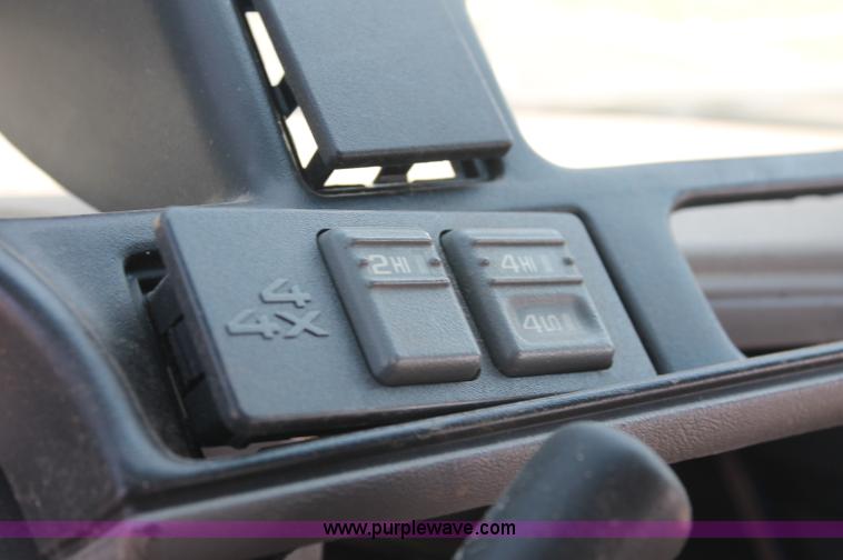 image for item O9340 1997 Chevrolet Tahoe SUV