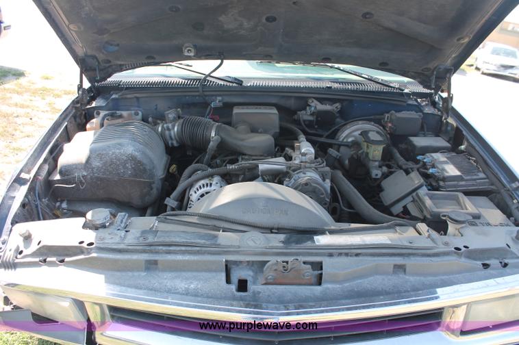 image for item O9340 1997 Chevrolet Tahoe SUV