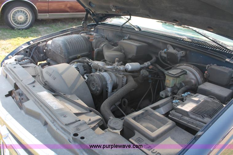 image for item O9340 1997 Chevrolet Tahoe SUV