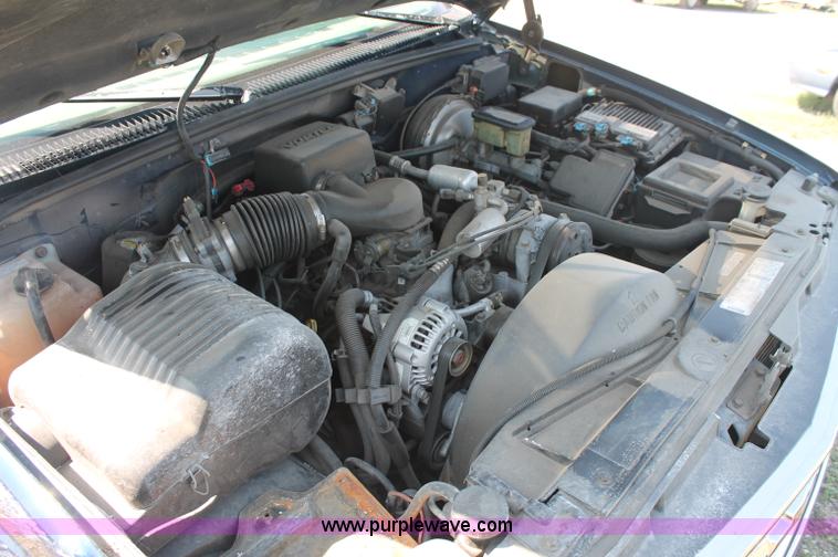 image for item O9340 1997 Chevrolet Tahoe SUV