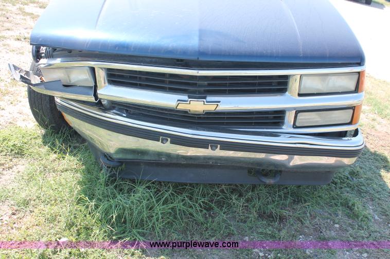 image for item O9340 1997 Chevrolet Tahoe SUV