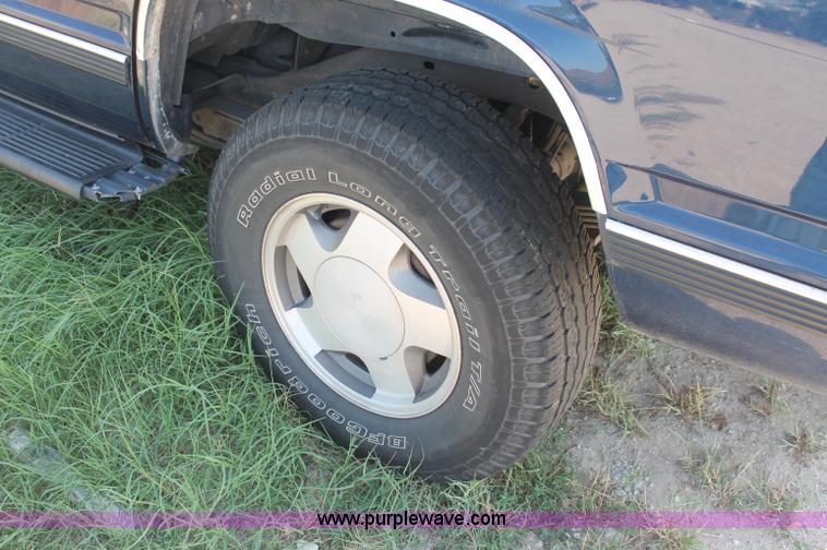 image for item O9340 1997 Chevrolet Tahoe SUV