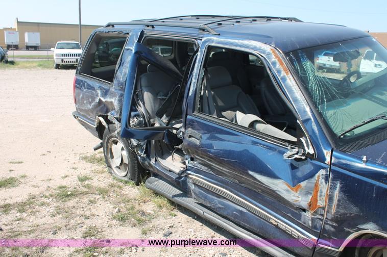 image for item O9340 1997 Chevrolet Tahoe SUV