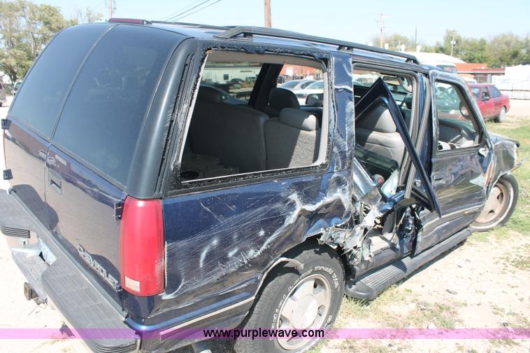 image for item O9340 1997 Chevrolet Tahoe SUV
