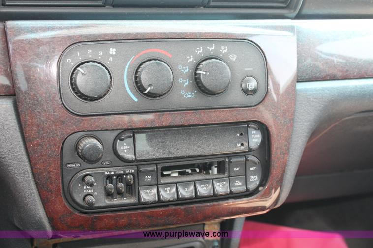 image for item O9341 2001 Chrysler Sebring LXi