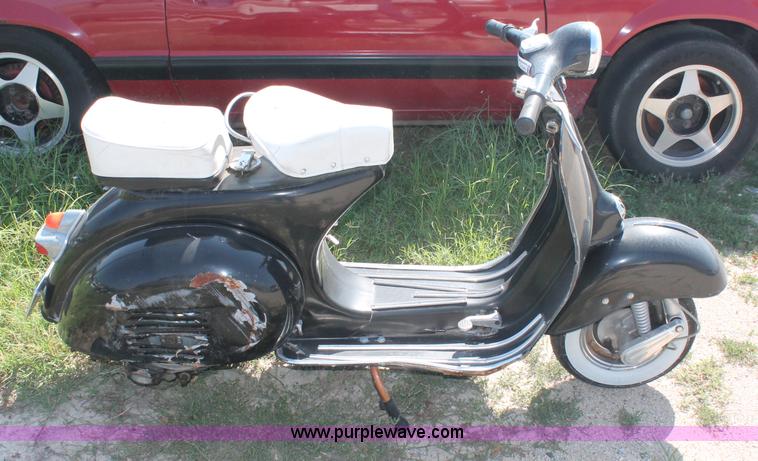 image for item O9342 1961 Vespa moped