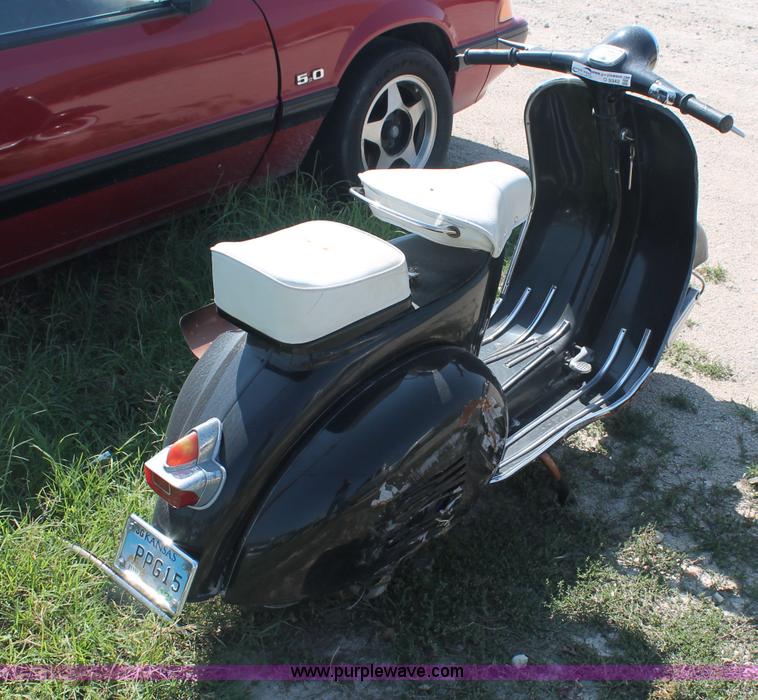 image for item O9342 1961 Vespa moped