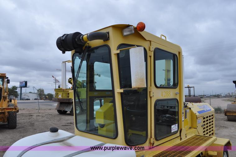 image for item C3020 2004 Superior DT80C broom