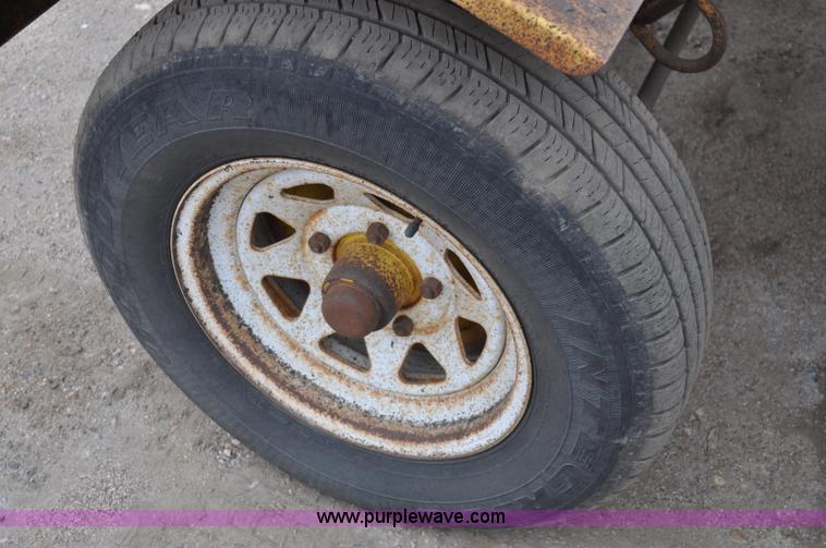 image for item C3020 2004 Superior DT80C broom