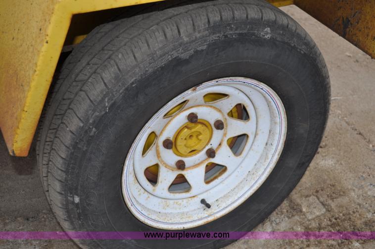 image for item C3020 2004 Superior DT80C broom