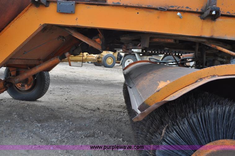 image for item C3021 Broce D-9 broom