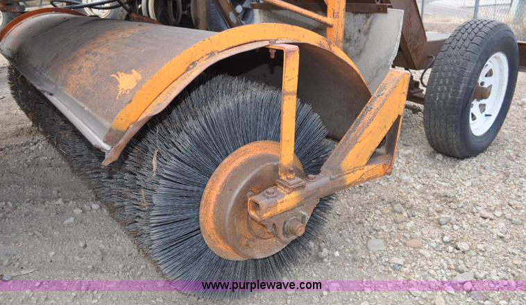 image for item C3021 Broce D-9 broom