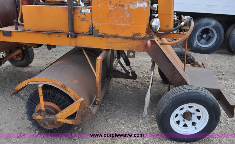 image for item C3021 Broce D-9 broom