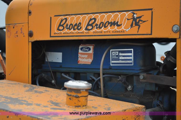 image for item C3021 Broce D-9 broom