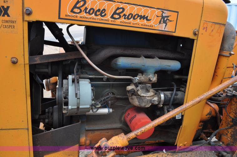 image for item C3021 Broce D-9 broom