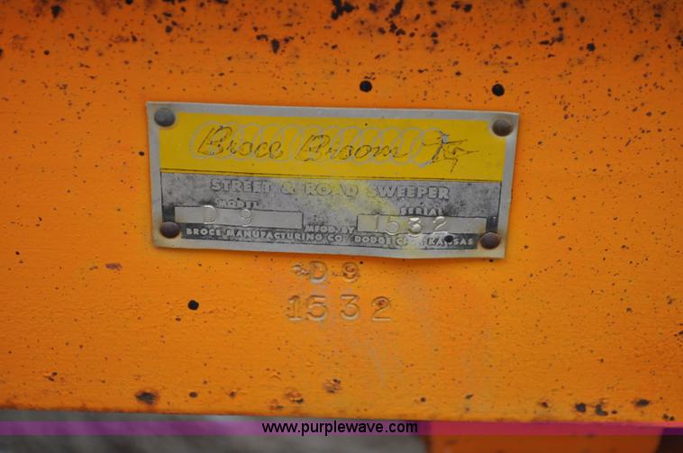 image for item C3021 Broce D-9 broom