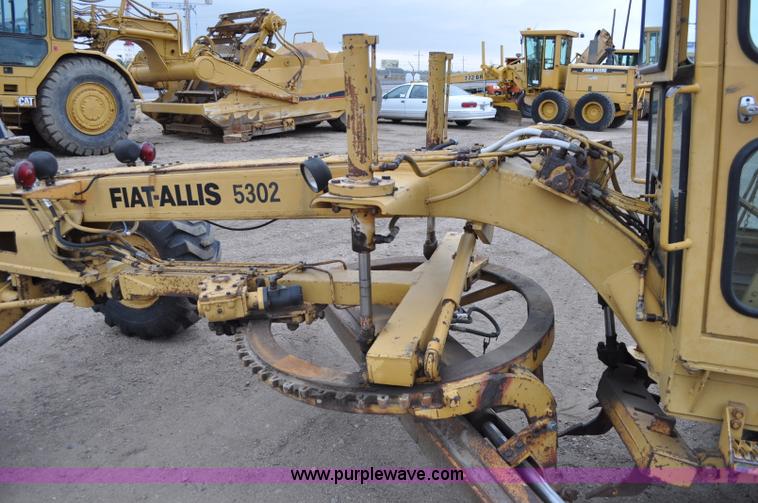 image for item C3022 Fiat-Allis 65B motor grader