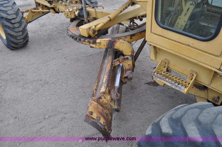 image for item C3022 Fiat-Allis 65B motor grader