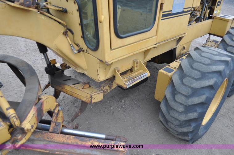 image for item C3022 Fiat-Allis 65B motor grader