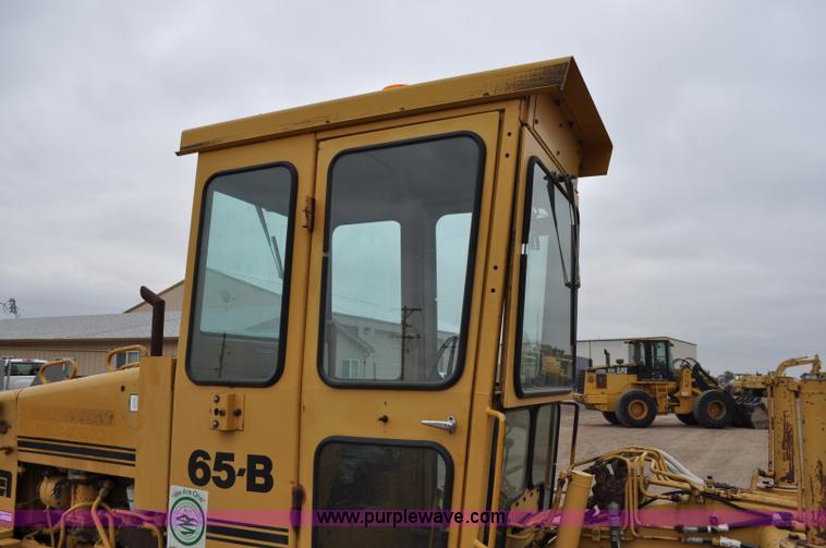 image for item C3022 Fiat-Allis 65B motor grader