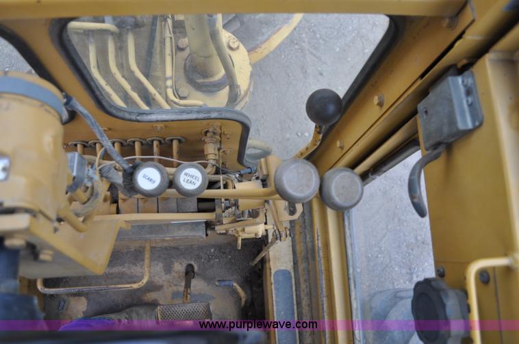 image for item C3022 Fiat-Allis 65B motor grader