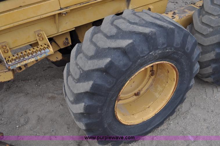 image for item C3022 Fiat-Allis 65B motor grader