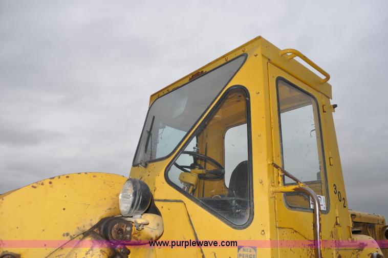 image for item C3024 1970 Caterpillar 950 wheel loader