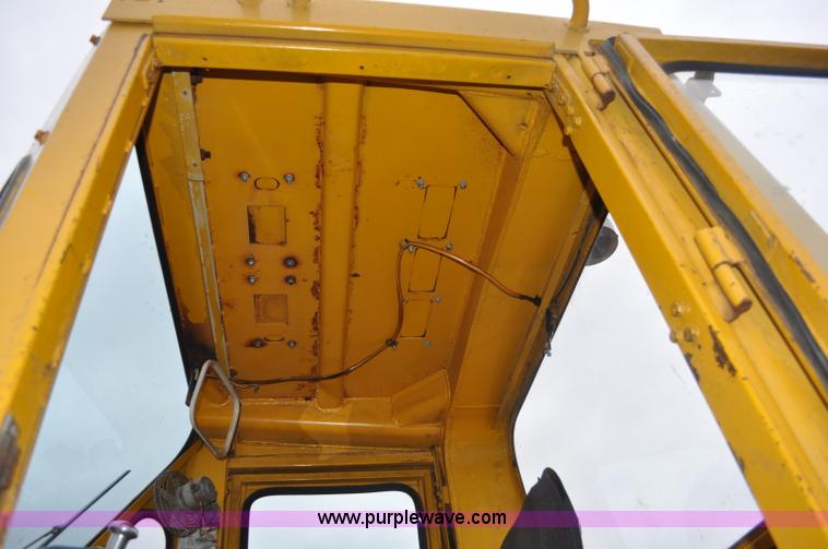 image for item C3024 1970 Caterpillar 950 wheel loader