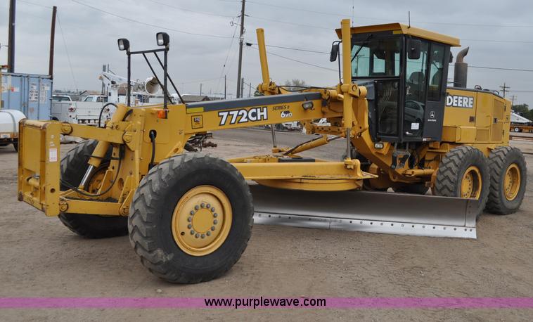 image for item C3027 2004 John Deere 772CH II motor grader