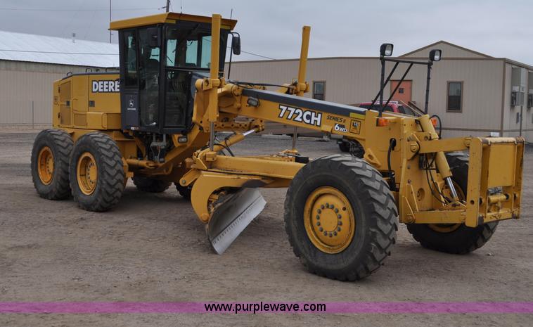 image for item C3027 2004 John Deere 772CH II motor grader