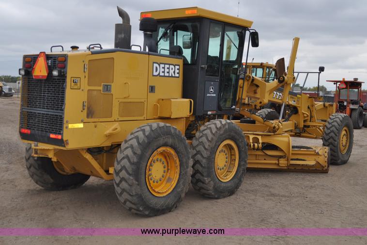 image for item C3027 2004 John Deere 772CH II motor grader