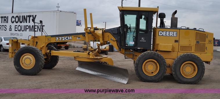 image for item C3027 2004 John Deere 772CH II motor grader