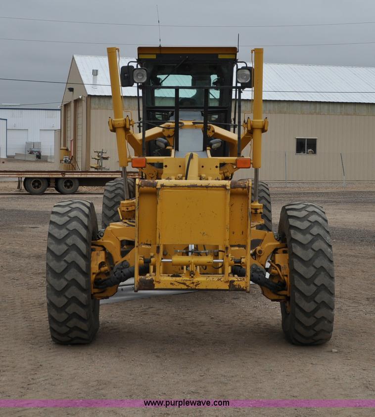 image for item C3027 2004 John Deere 772CH II motor grader