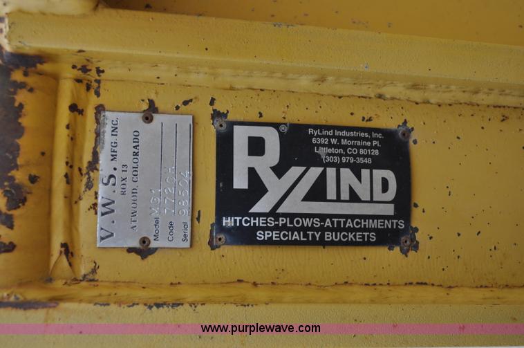 image for item C3027 2004 John Deere 772CH II motor grader