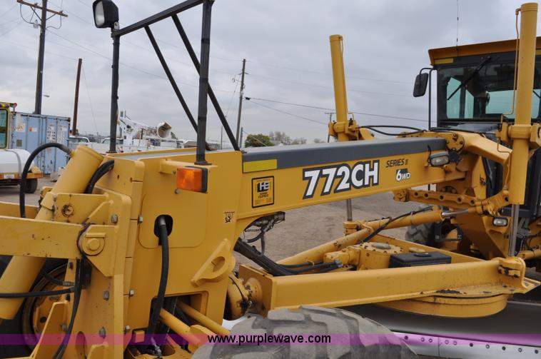 image for item C3027 2004 John Deere 772CH II motor grader