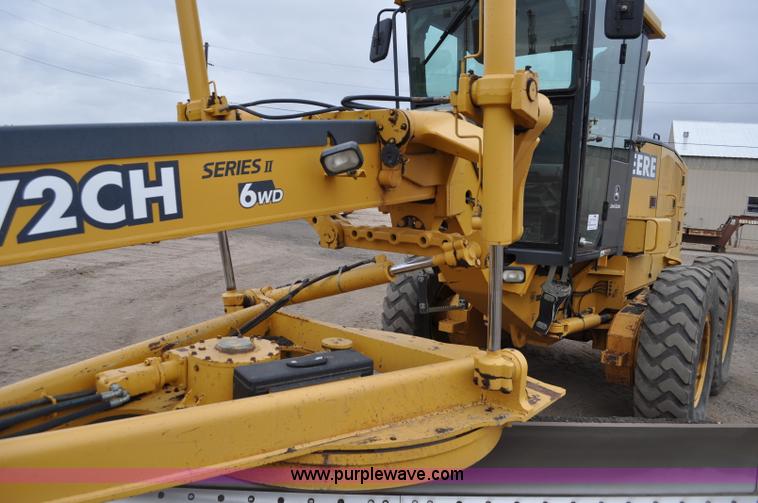 image for item C3027 2004 John Deere 772CH II motor grader
