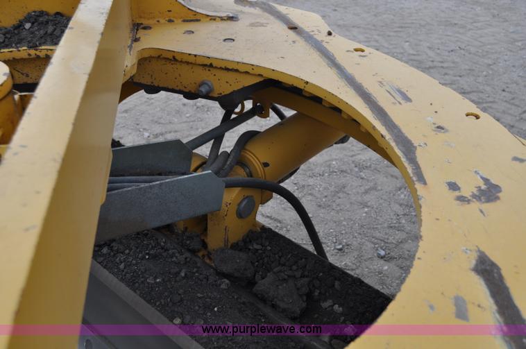 image for item C3027 2004 John Deere 772CH II motor grader