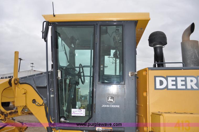 image for item C3027 2004 John Deere 772CH II motor grader