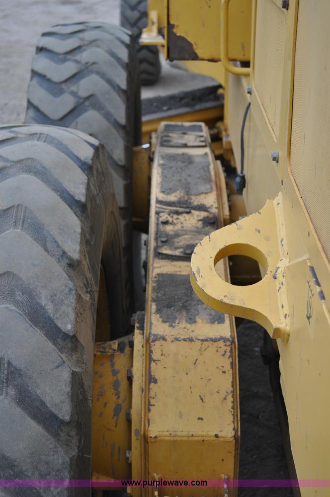 image for item C3027 2004 John Deere 772CH II motor grader